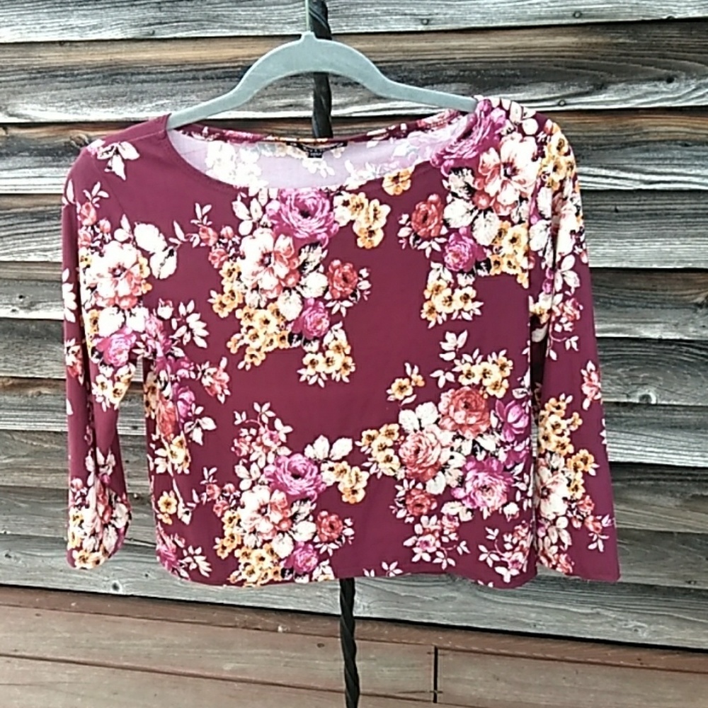 NWT Try This crop top size large floral burgundy